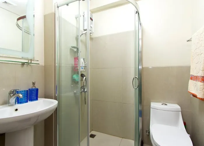 The Beacon 1br For 4, T2, Wifi 300mbps Apartment Manila
