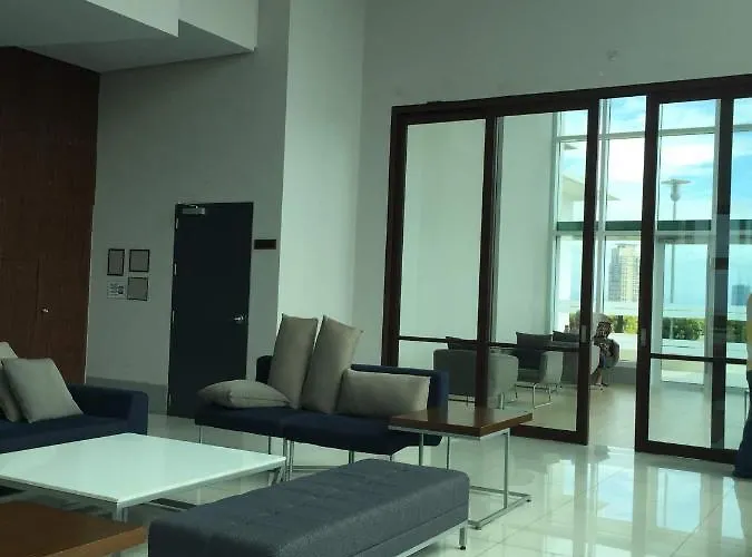 The Beacon 1br For 4, T2, Wifi 300mbps Apartment *